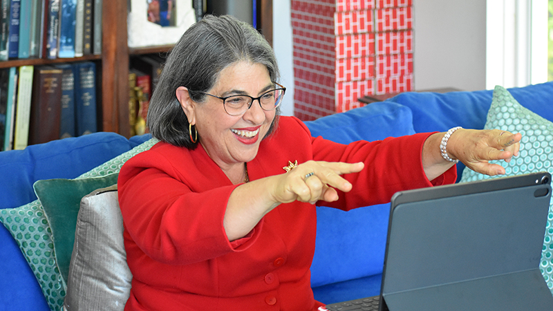 Mayor Daniella Levine Cava