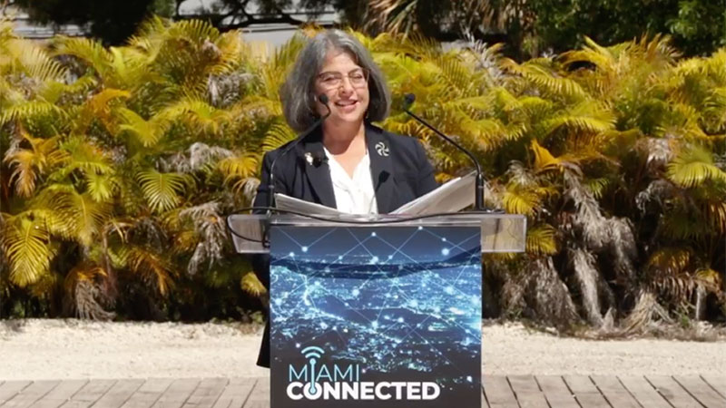 Image of the Mayor speaking at Miami Connected launch event.